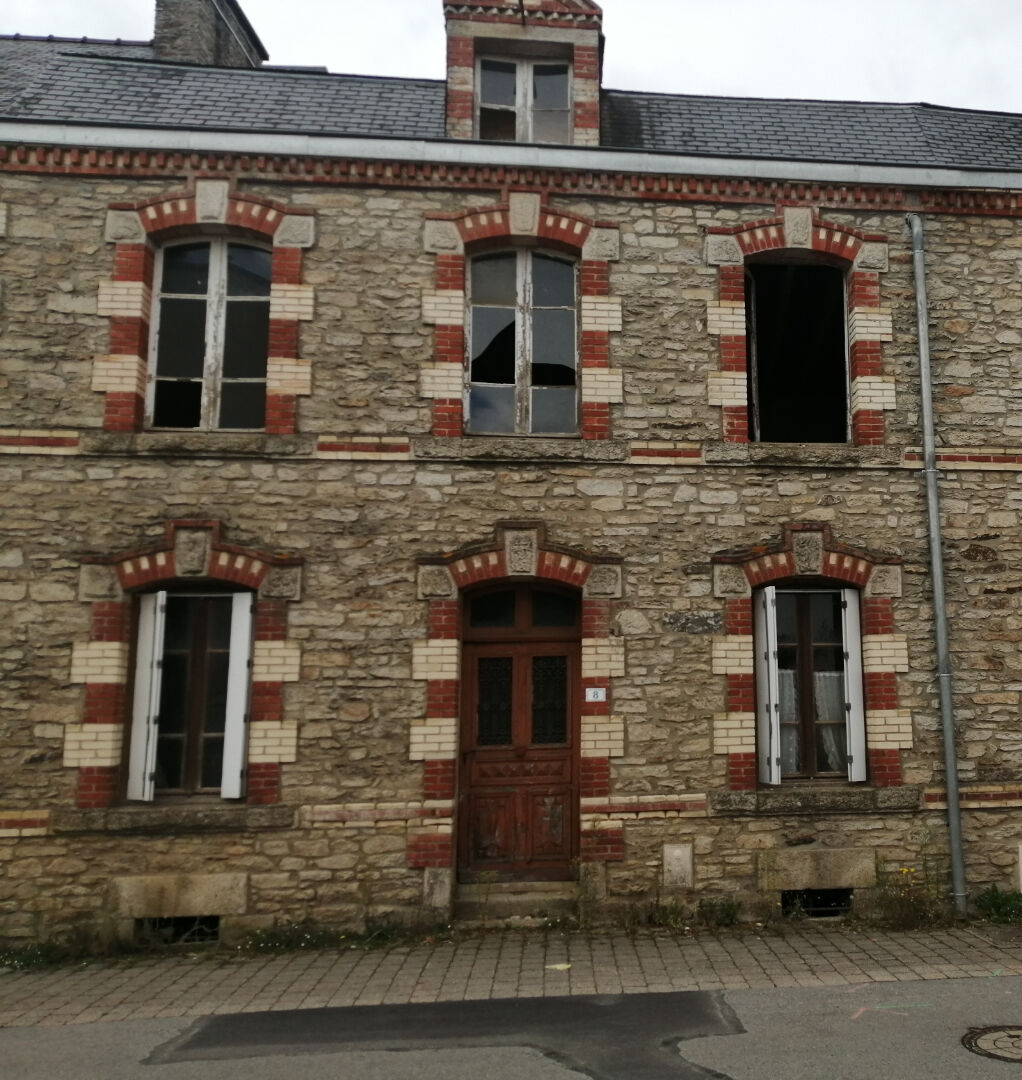 Immeuble T0 à Le roc saint andre