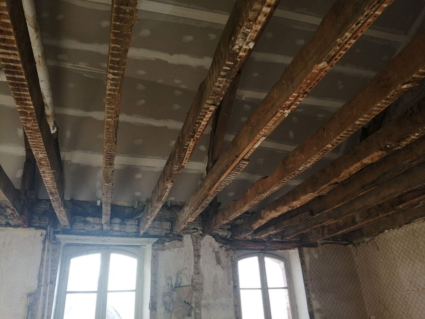 Immeuble T0 à Le roc saint andre