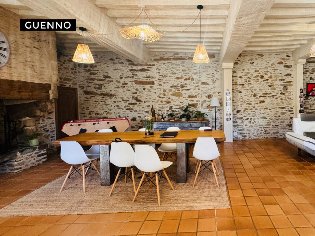 Maison T7 à Quelaines saint gault