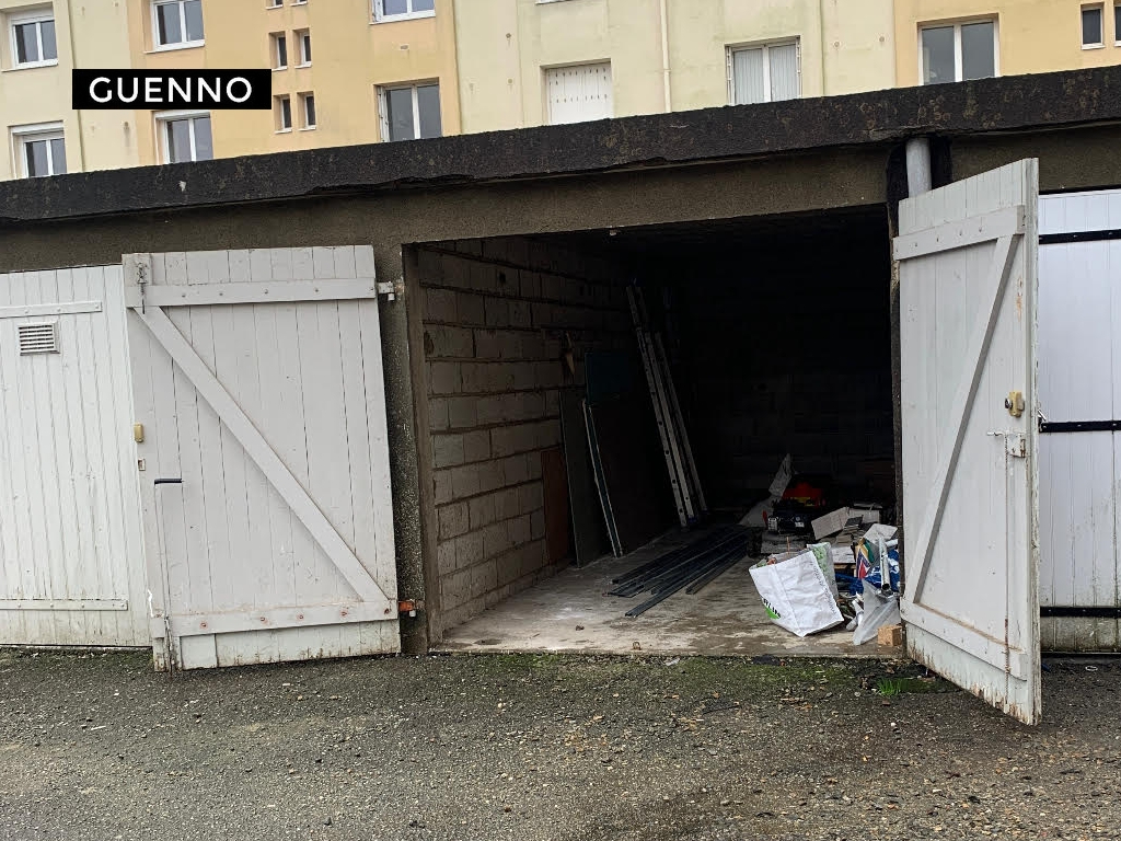Garage T1 à Laval