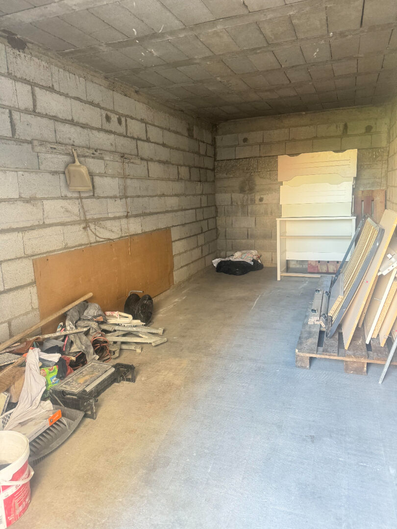Garage T1 à Laval