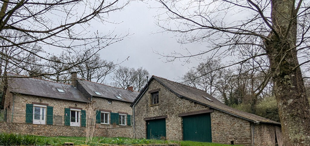 Maison T9 à Saint aubin du cormier