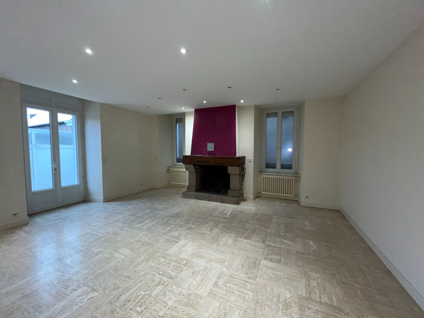 Appartement T7 à Montauban de bretagne