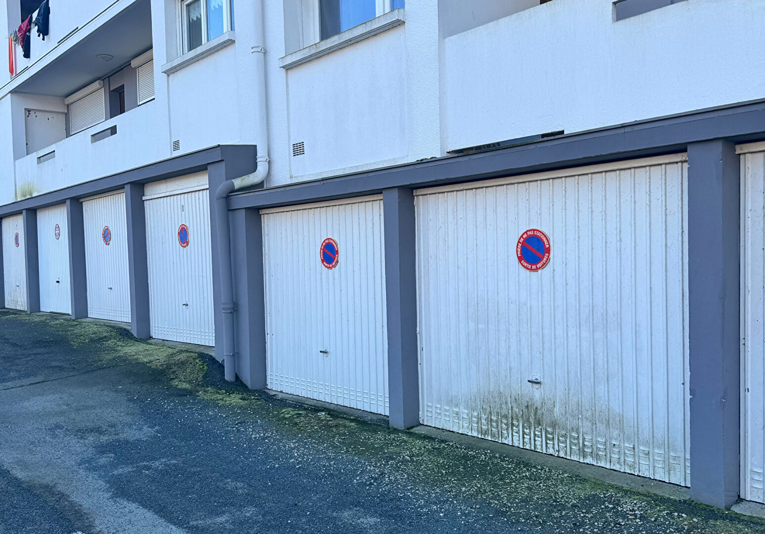 Garage T1 à Laval