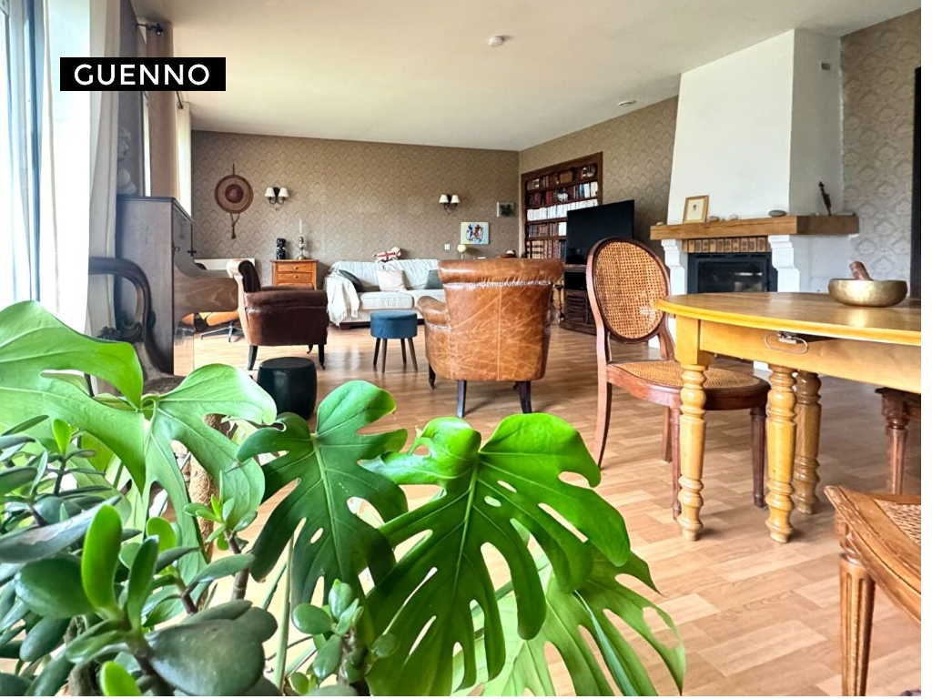 Maison T7 à Cosse le vivien