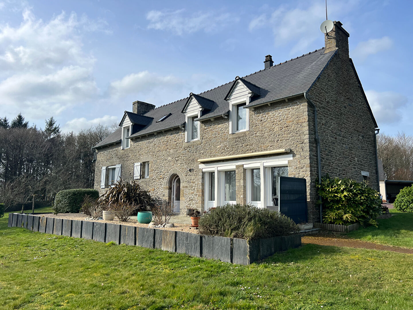 Maison T7 à Gomene