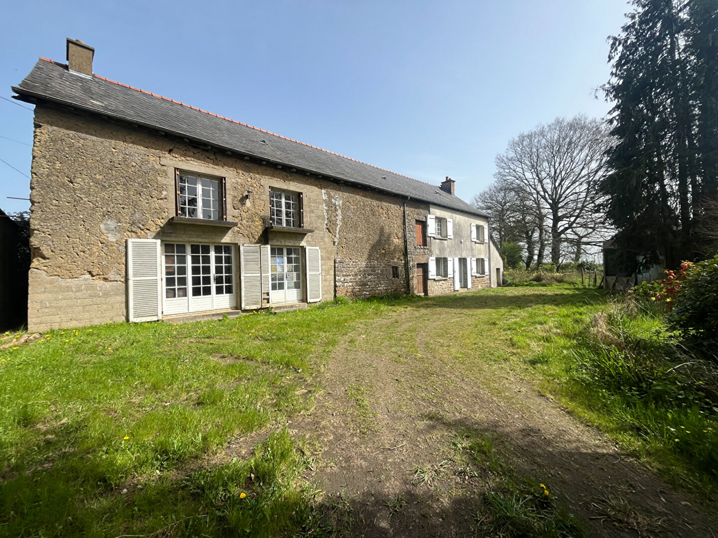 Maison T6 à La chapelle chaussee