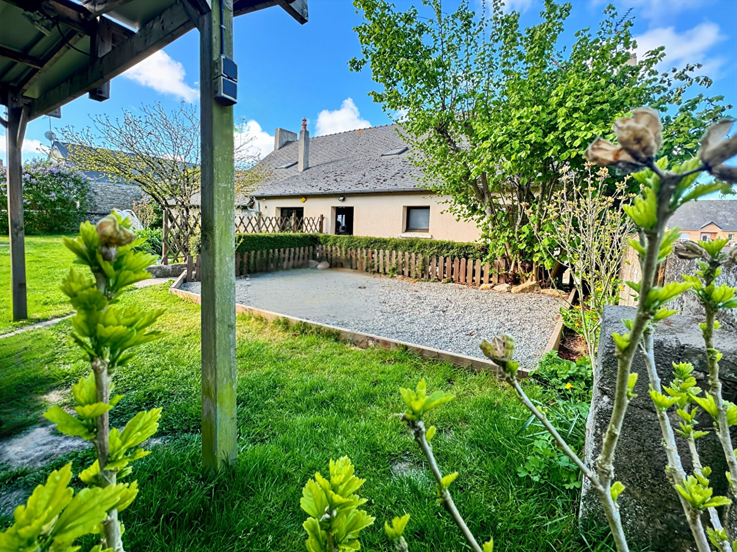 Maison T9 à La chapelle rainsouin