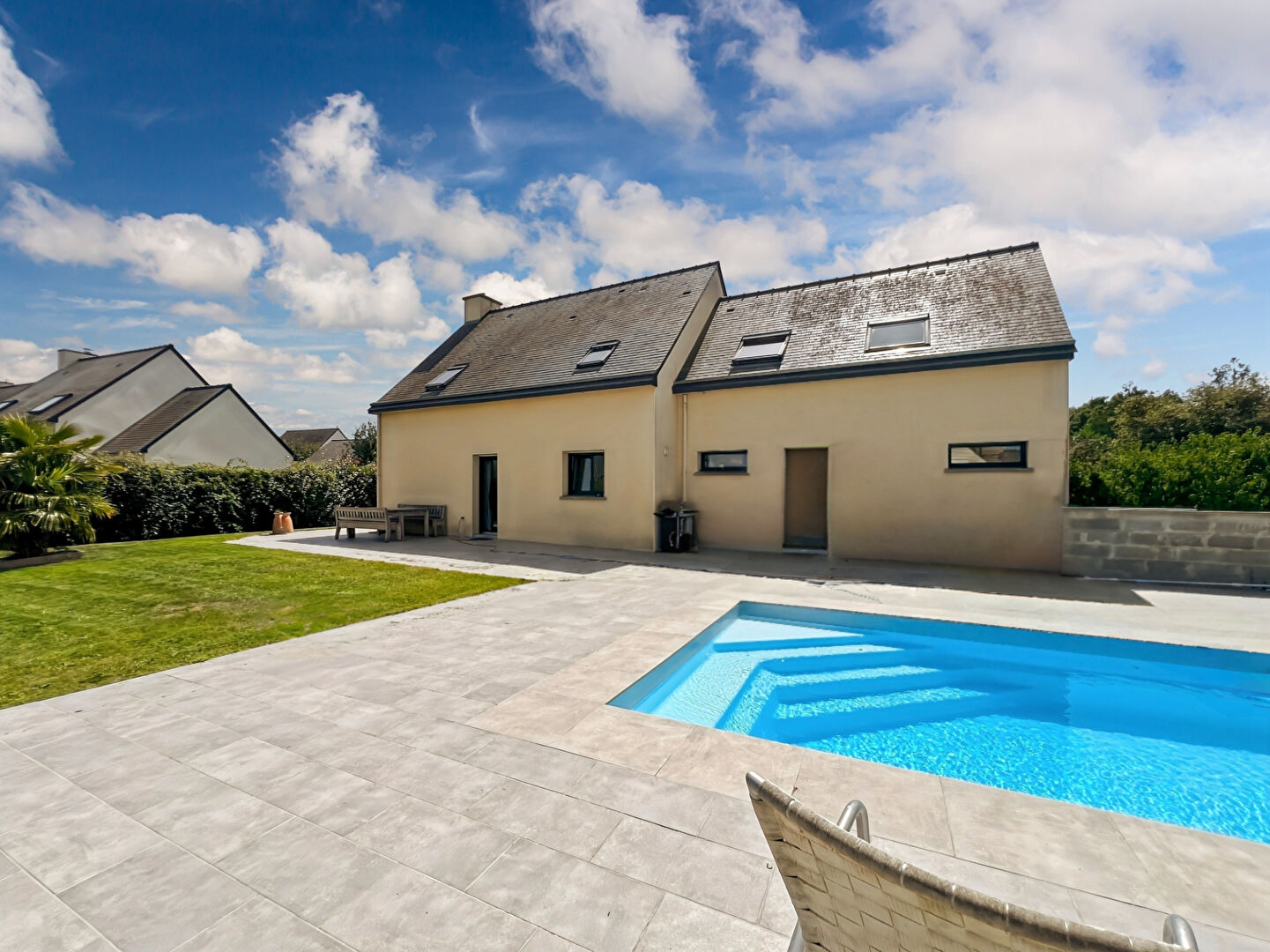 Photo Irodouër - 5 pièce(s) - 152 m² image 1/6