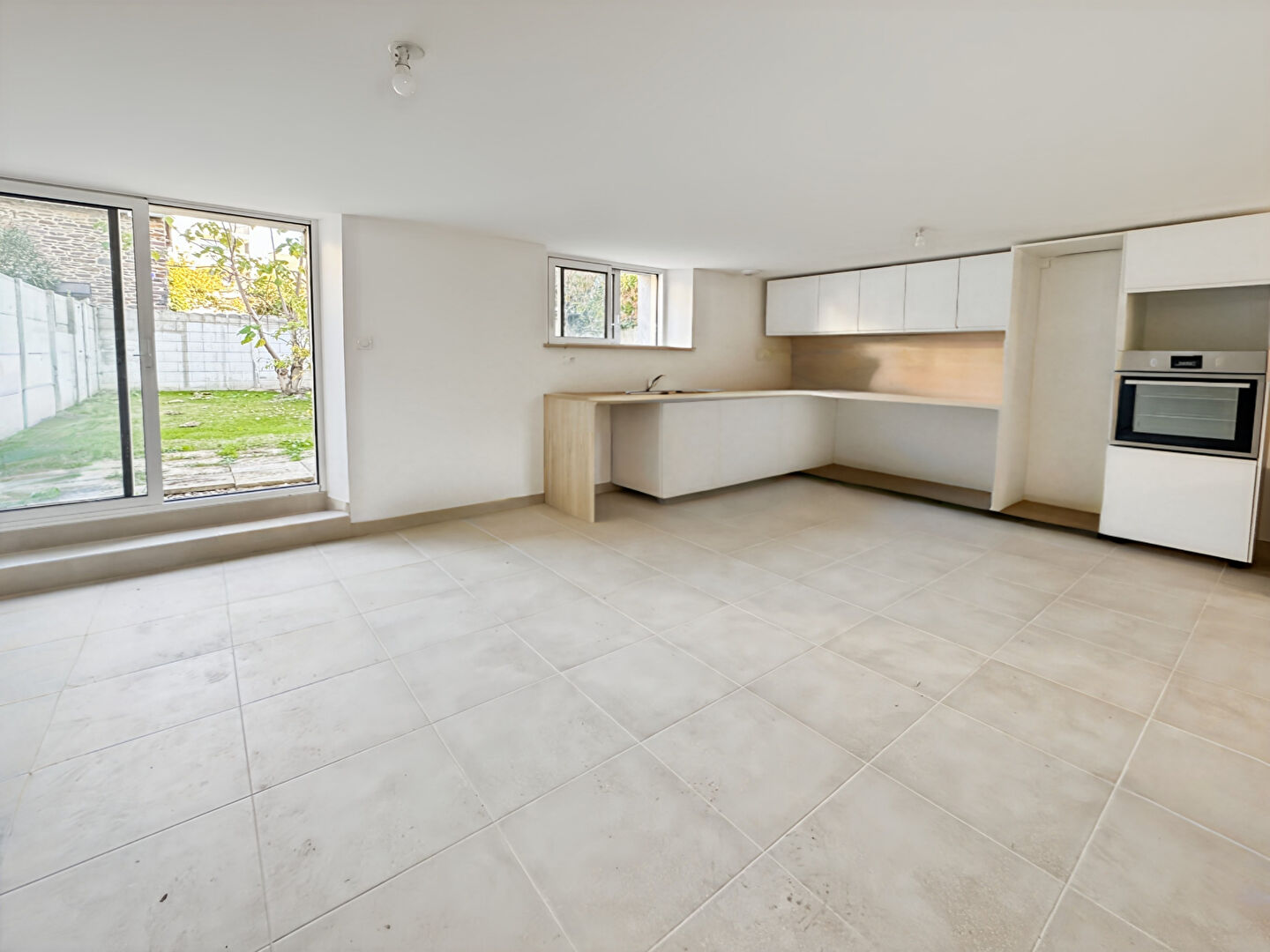 Photo LOCATION MAISON AVEC JARDIN, GARAGE, 4 CHAMBRES - SAINT-HELIER image 4/6