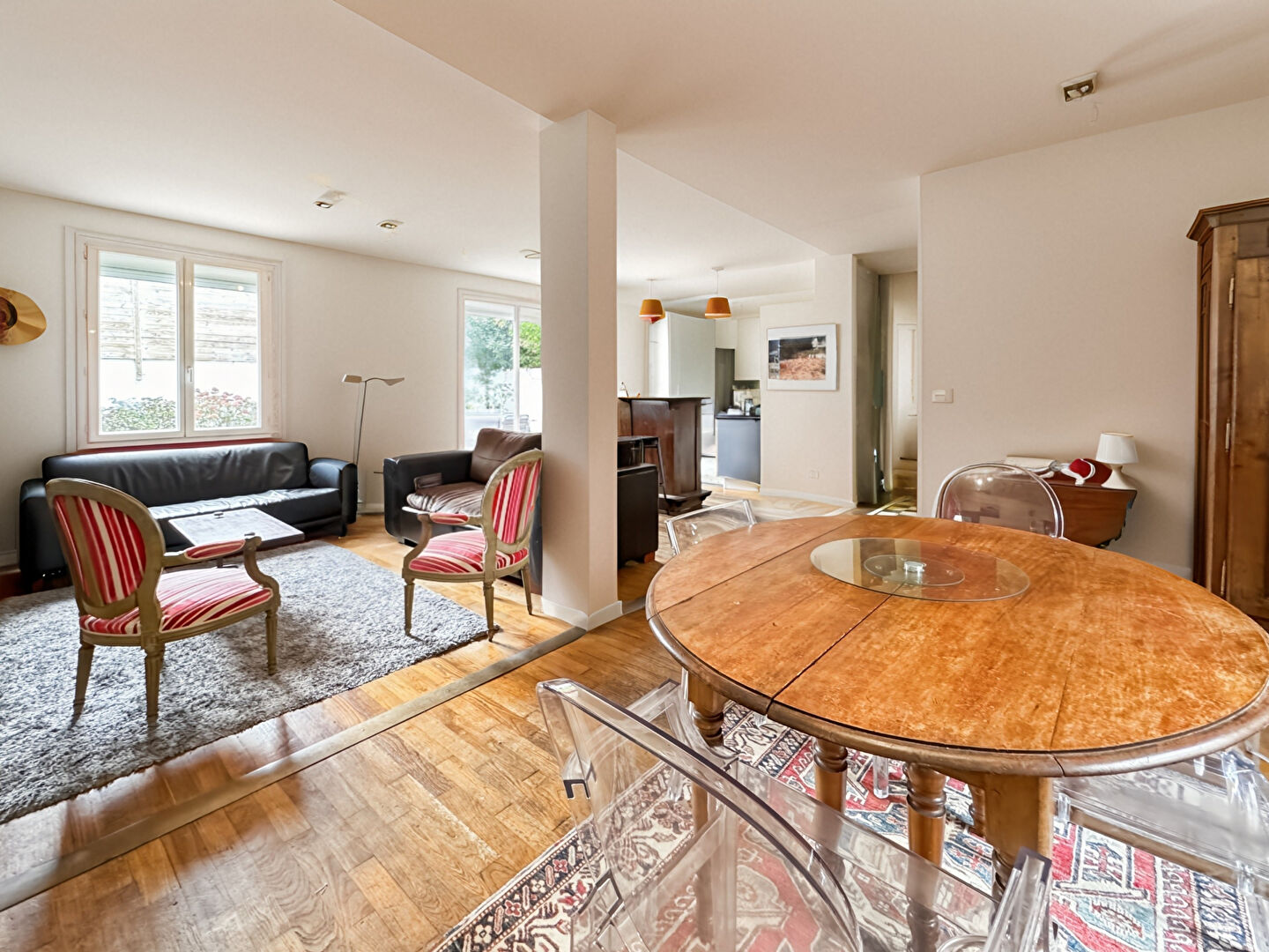 LOCATION MAISON JULES FERRY / RUE DE FOUGERE / FAC DE DROIT - STATIONNEMENT ET EXTERIEUR