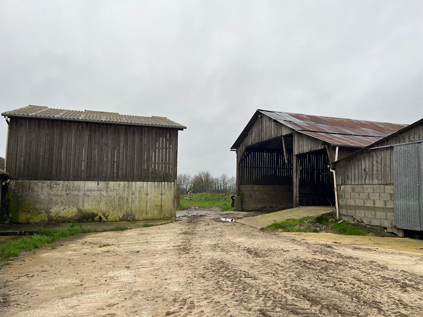 Entrepôt/local industriel à Romille