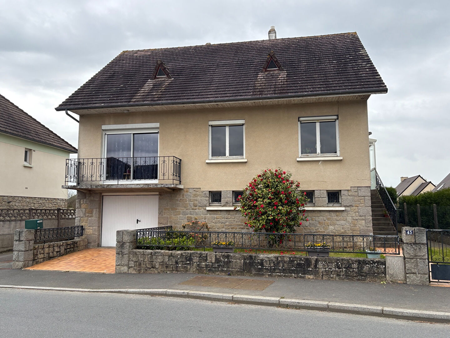 Maison T9 à Combourg