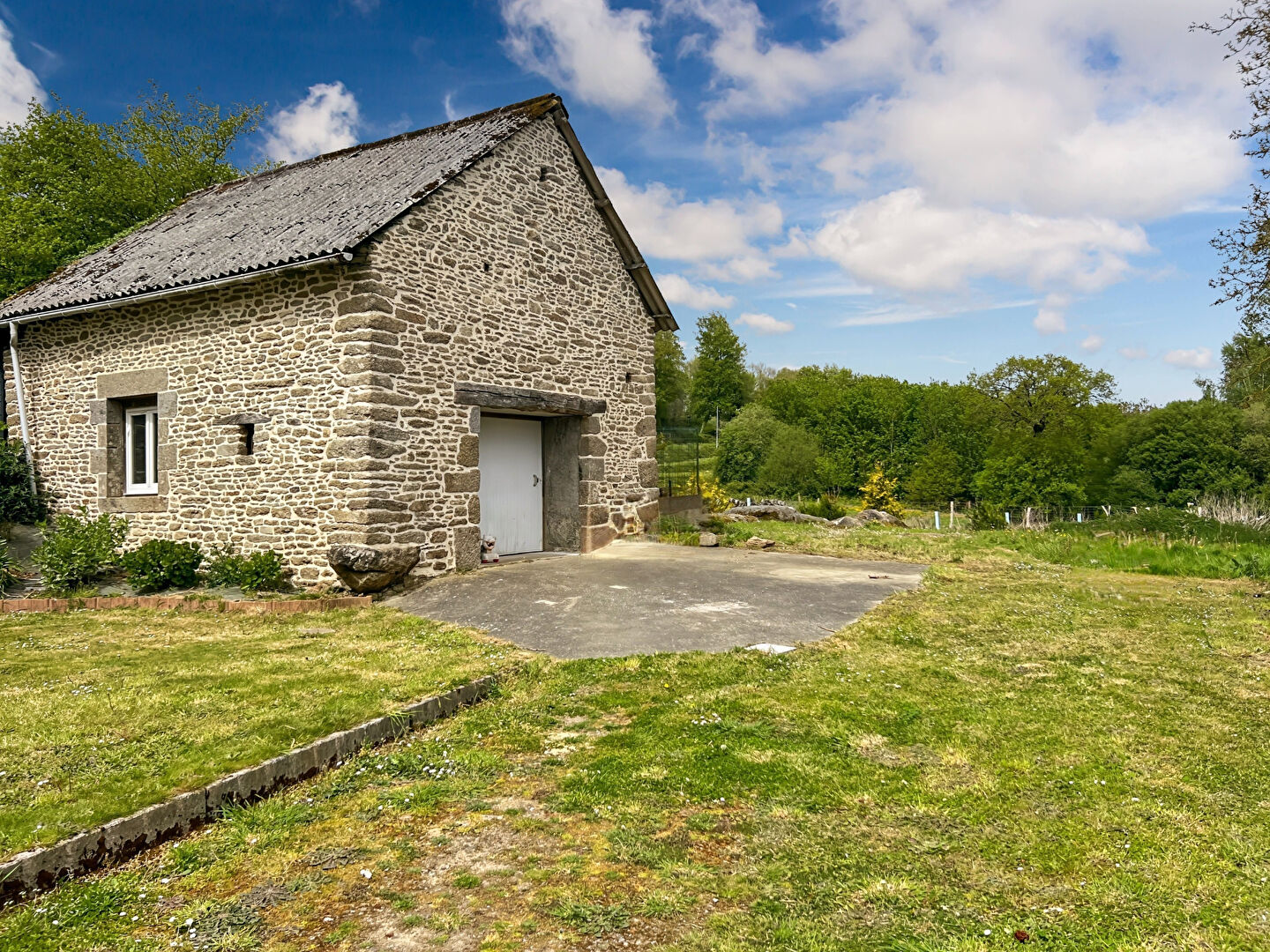Maison T6 à Meneac