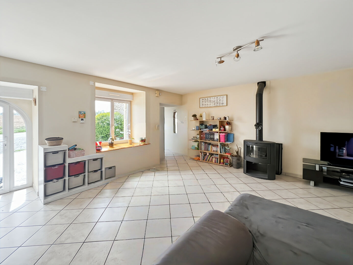 Maison T6 à Meneac