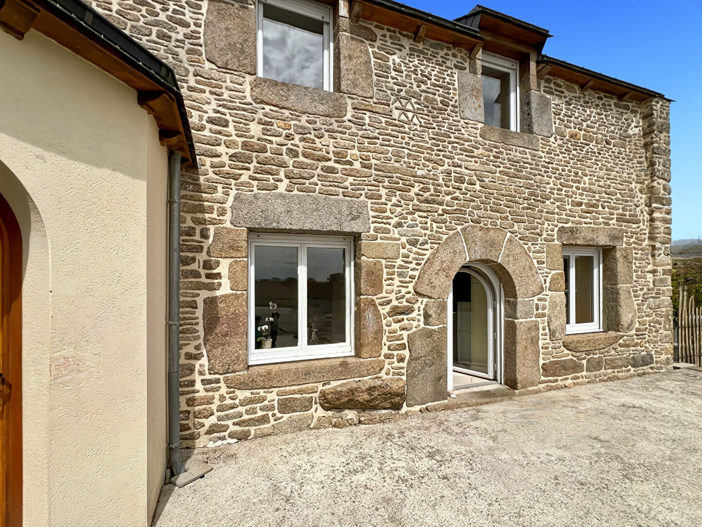 Maison T6 à Meneac