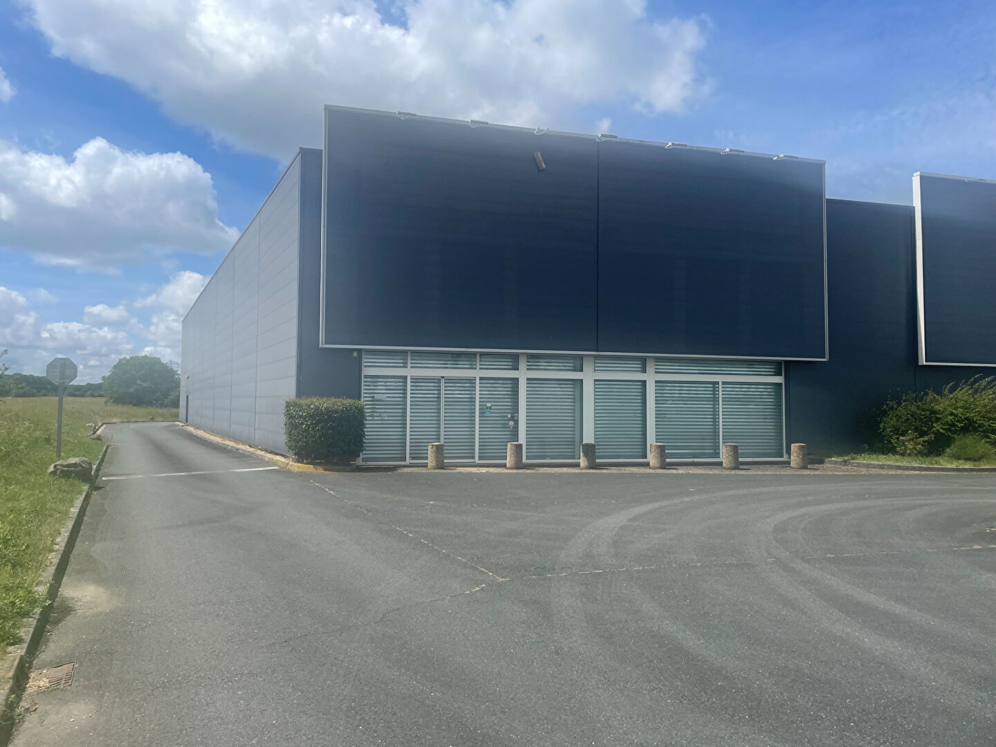 Premises 853m² — Saint-Maur
