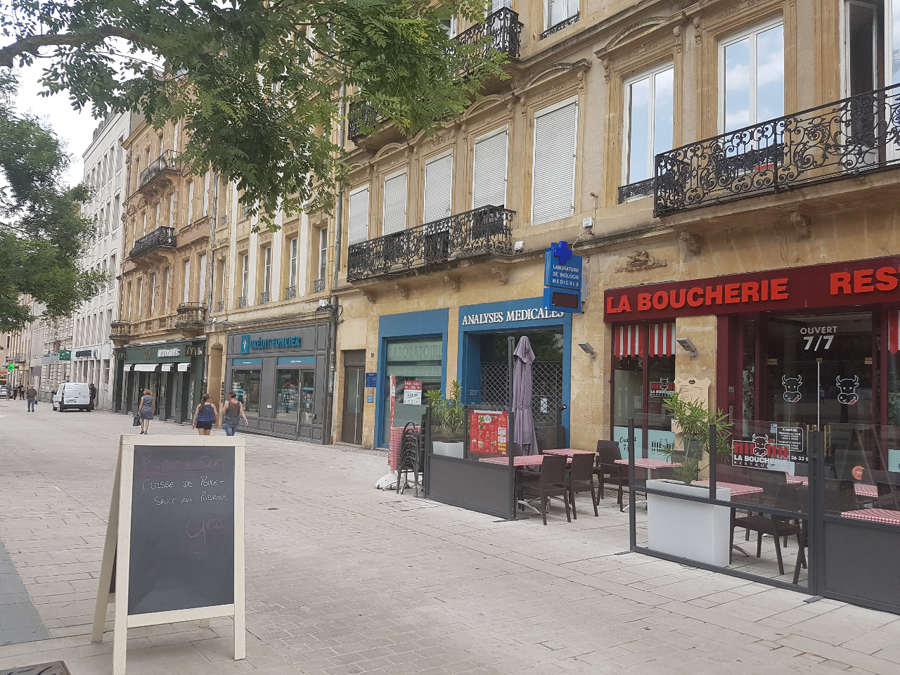 Superbe local commercial +150m² + cave Place de la République METZ Metz 57000 Superbe local commercial +150m² + cave Place de la République METZ Metz 57000