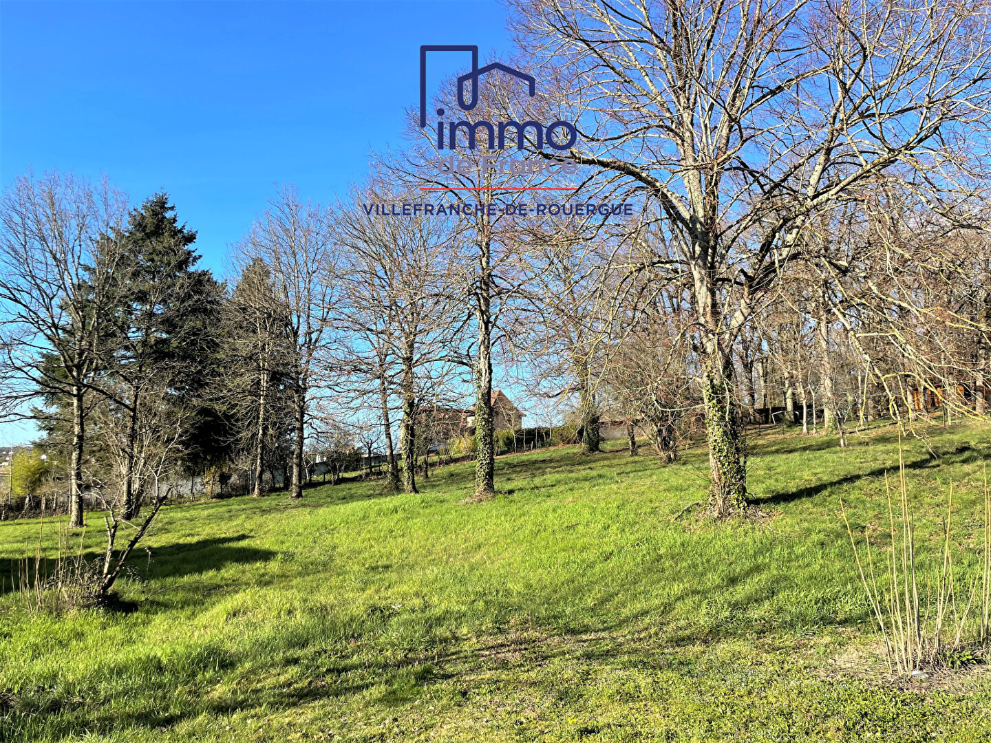 Photo Terrain constructible de 2549 m² proche centre-ville Villefranche De Rouergue image 2/3