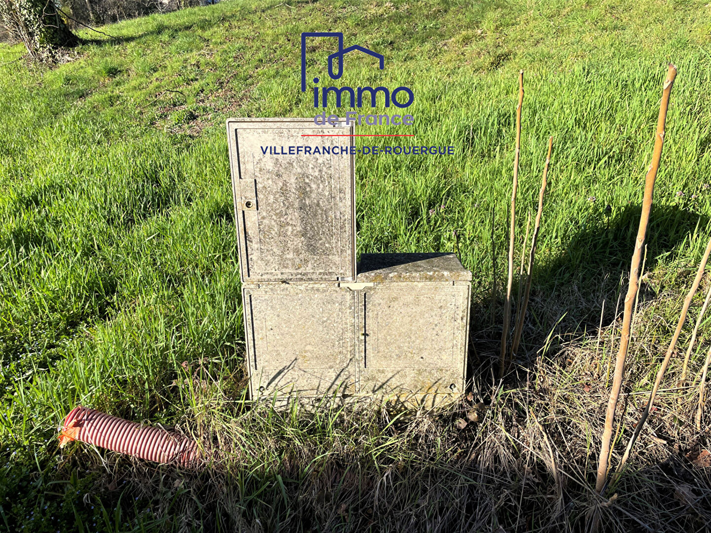 Photo Terrain constructible de 2549 m² proche centre-ville Villefranche De Rouergue image 3/3