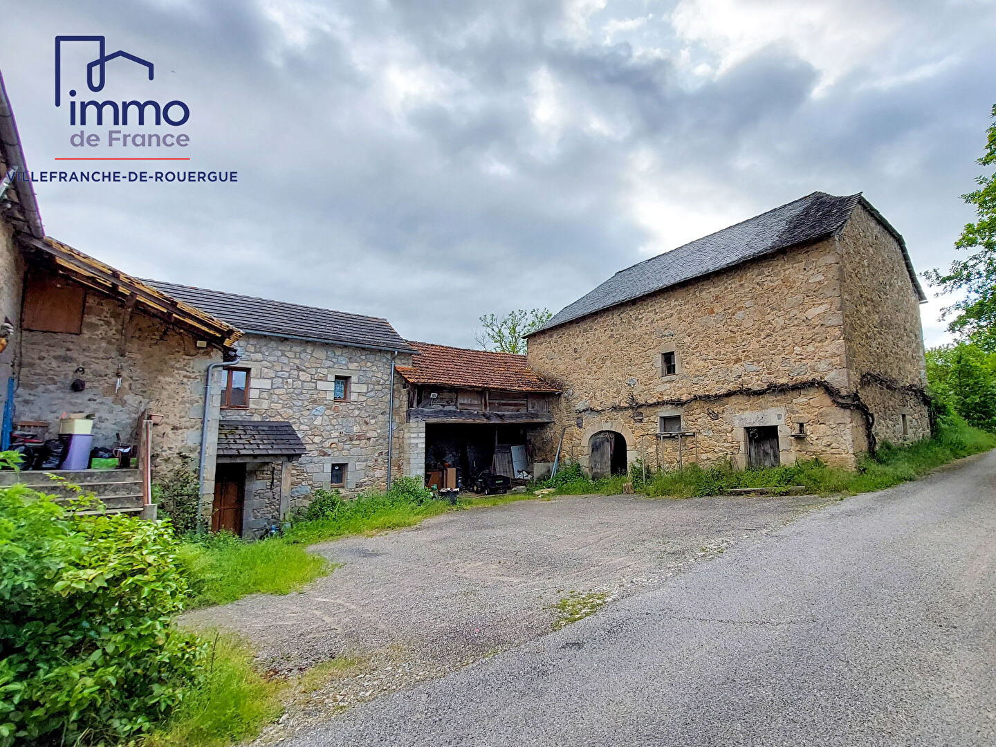 Photo Corps de ferme  avec terrain de 1ha10 image 2/6