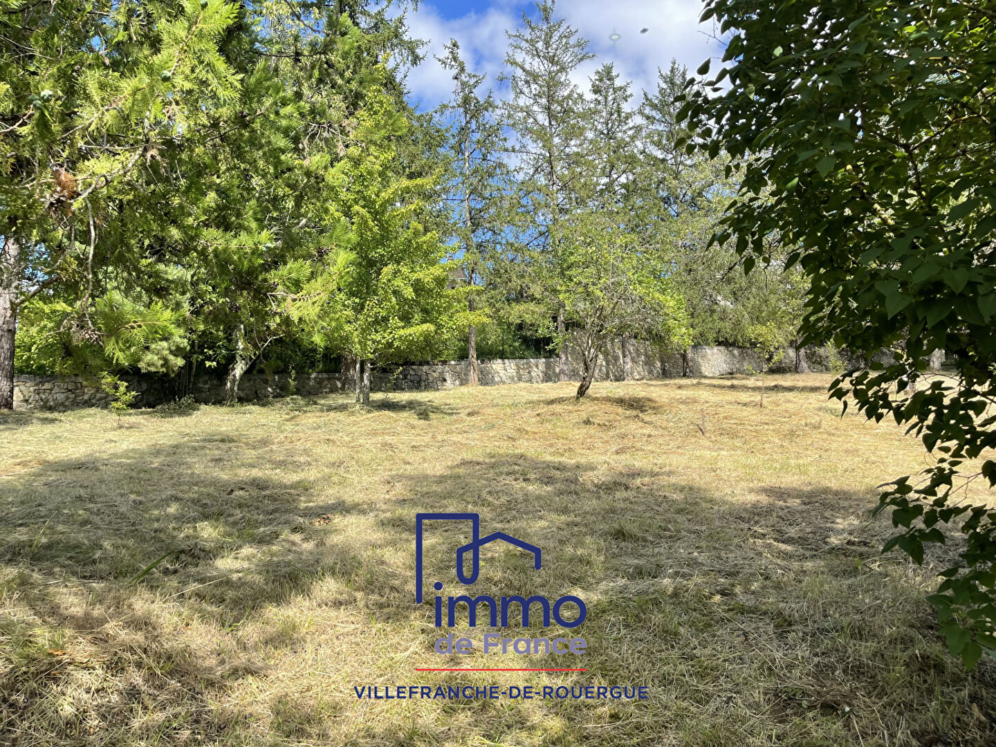 Terrain à bâtir viabilisé de 723 m², quartier Pénevayre à Villefranche De Rouergue