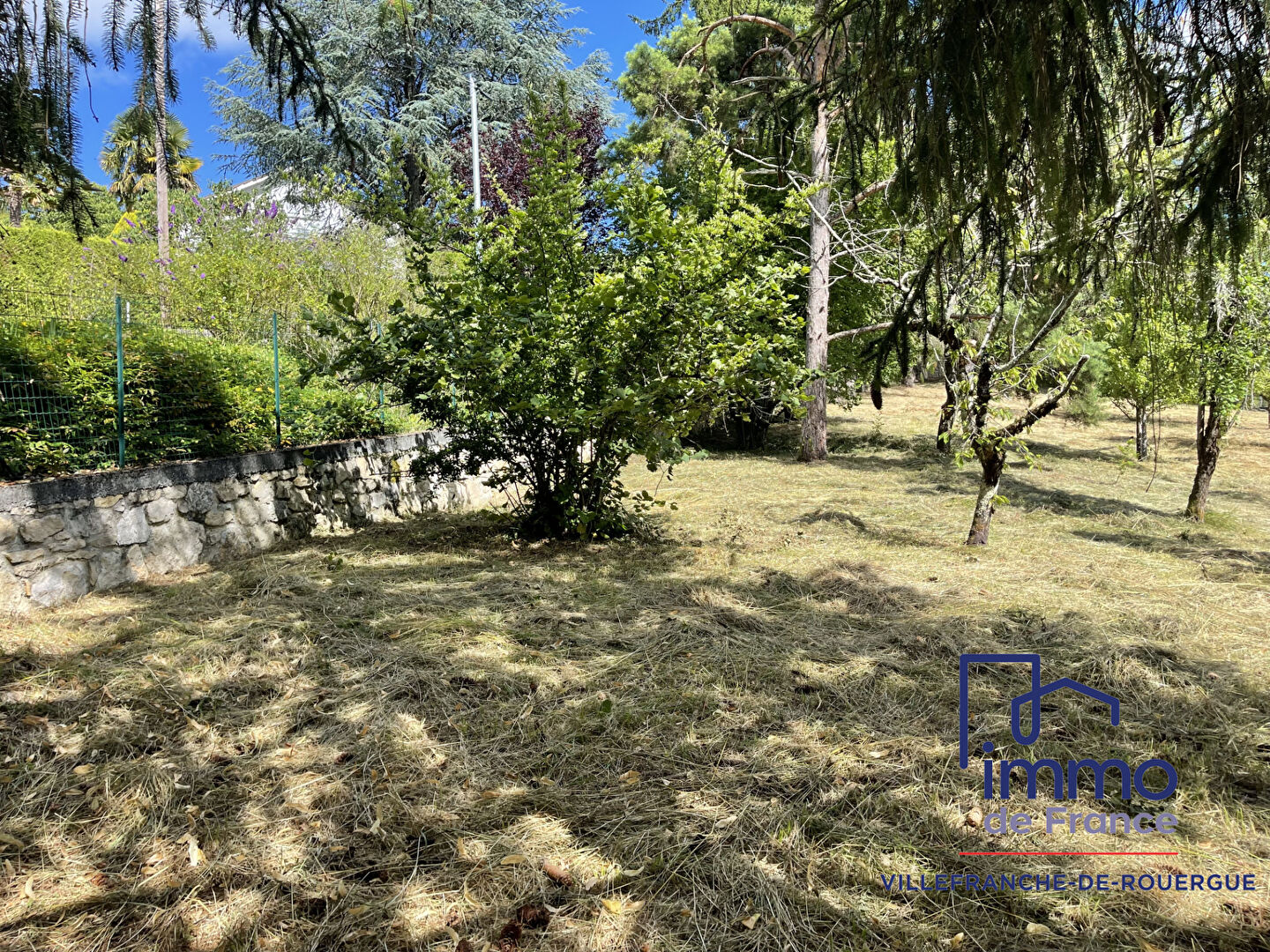 Photo Terrain à bâtir viabilisé de 723 m², quartier Pénevayre à Villefranche De Rouergue image 2/4