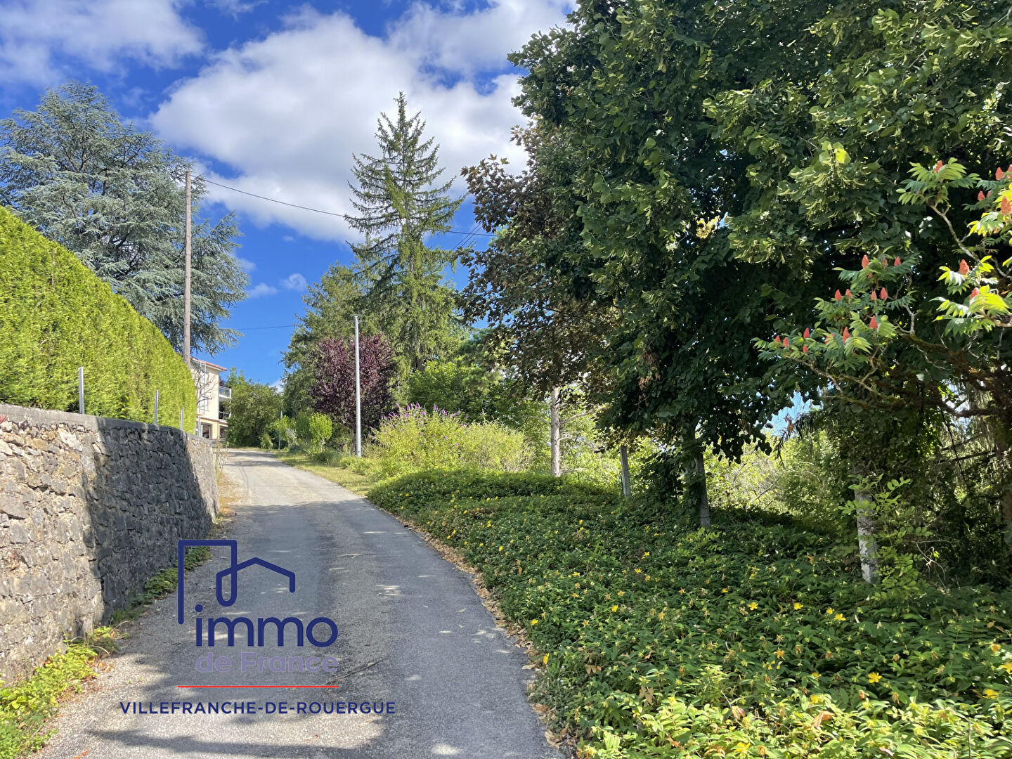 Photo Terrain à bâtir viabilisé de 723 m², quartier Pénevayre à Villefranche De Rouergue image 4/4