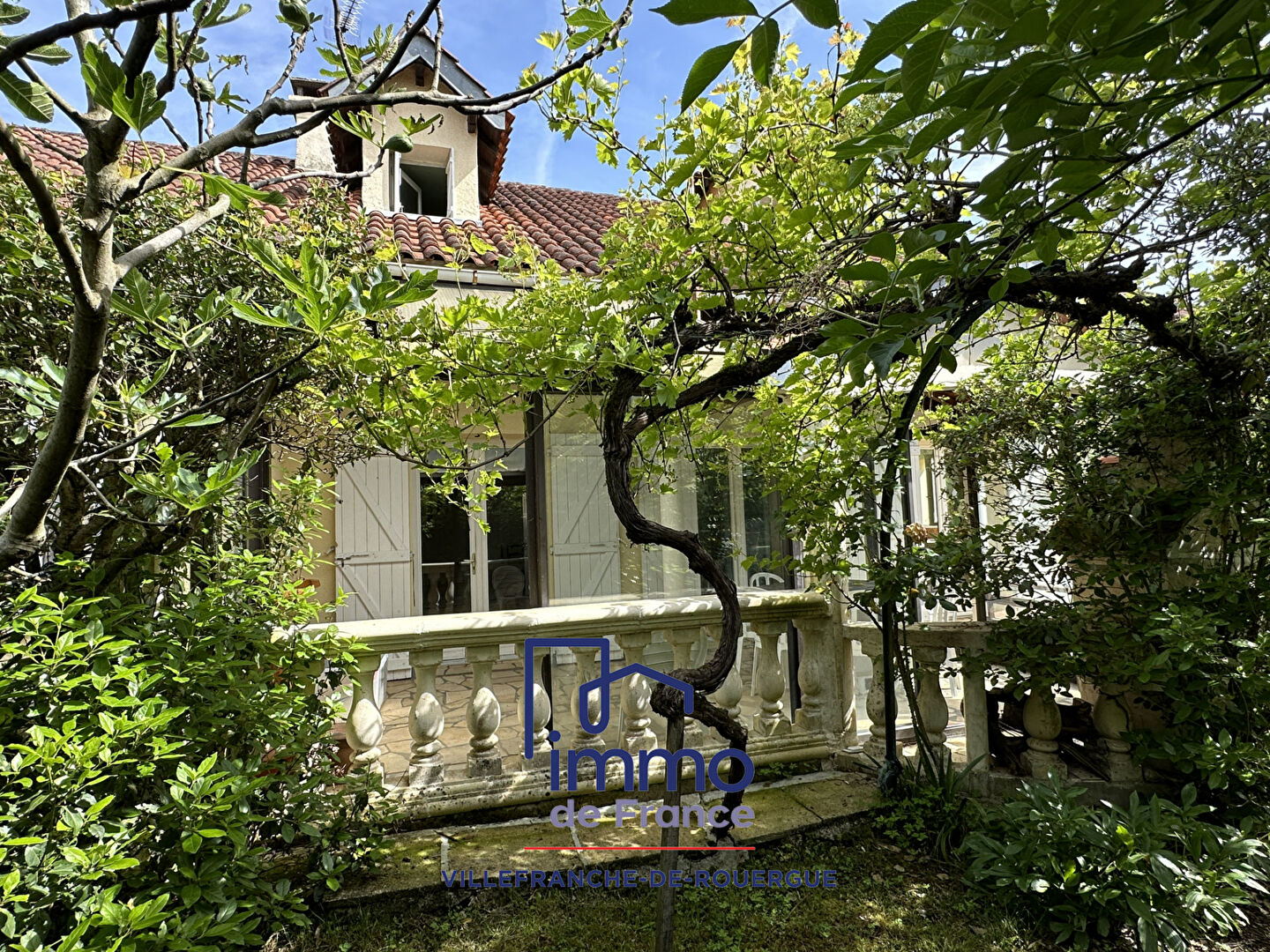 Photo Plain-pied  156 m², 6 chambres a proximité immédiate à pied d'écoles, lycées et tous commerces image 2/6