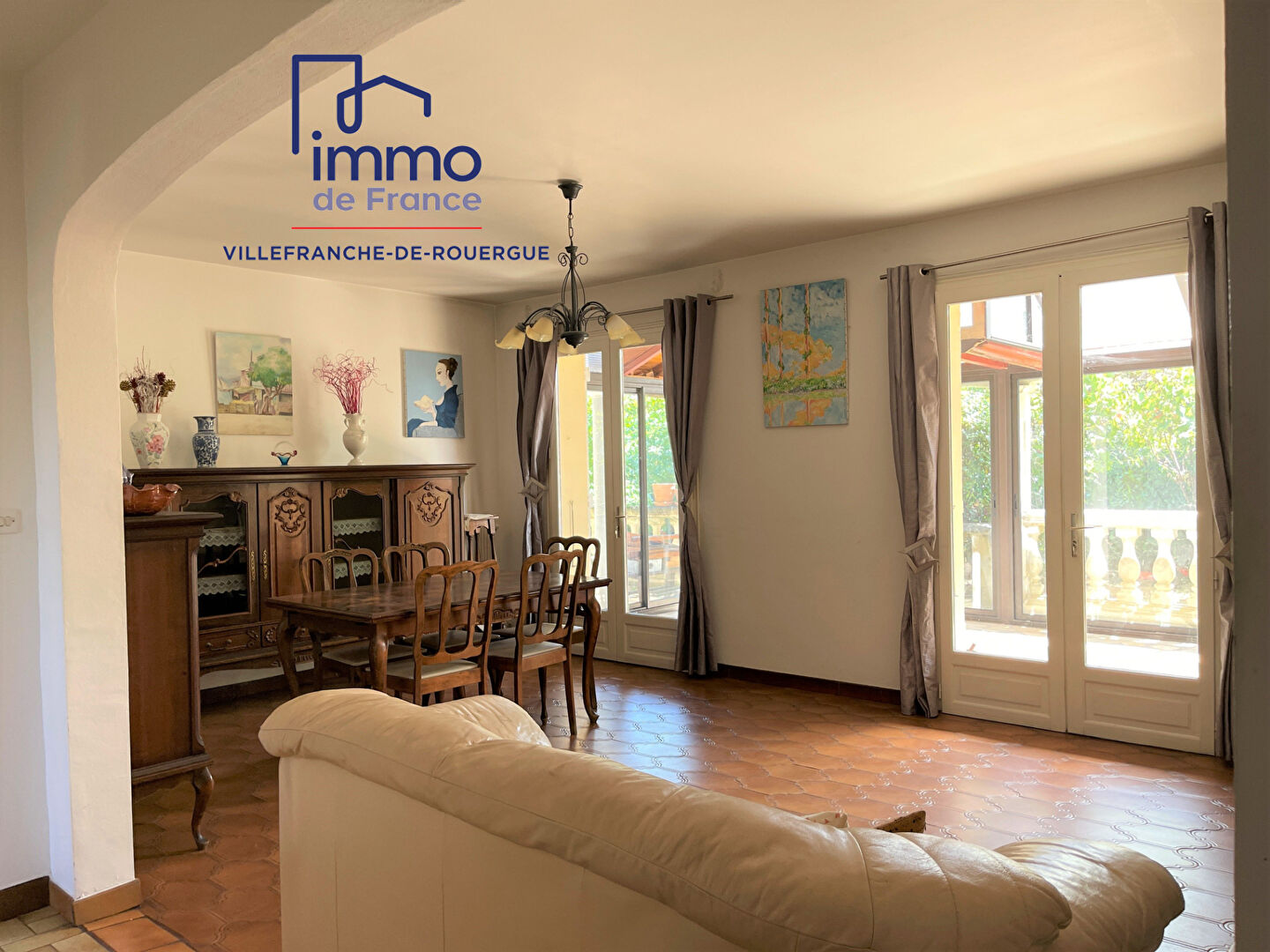 Photo Plain-pied  156 m², 6 chambres a proximité immédiate à pied d'écoles, lycées et tous commerces image 4/6