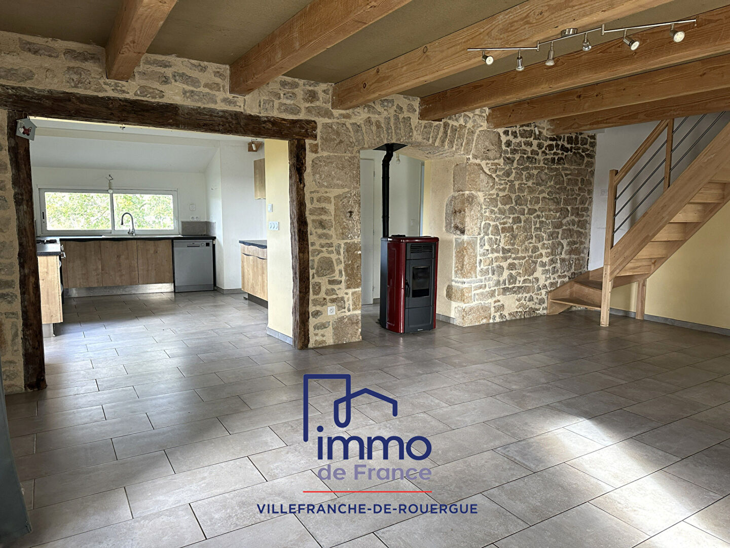 Photo Maison en pierre  3 chambres sur 2222 m² de terrain image 3/6