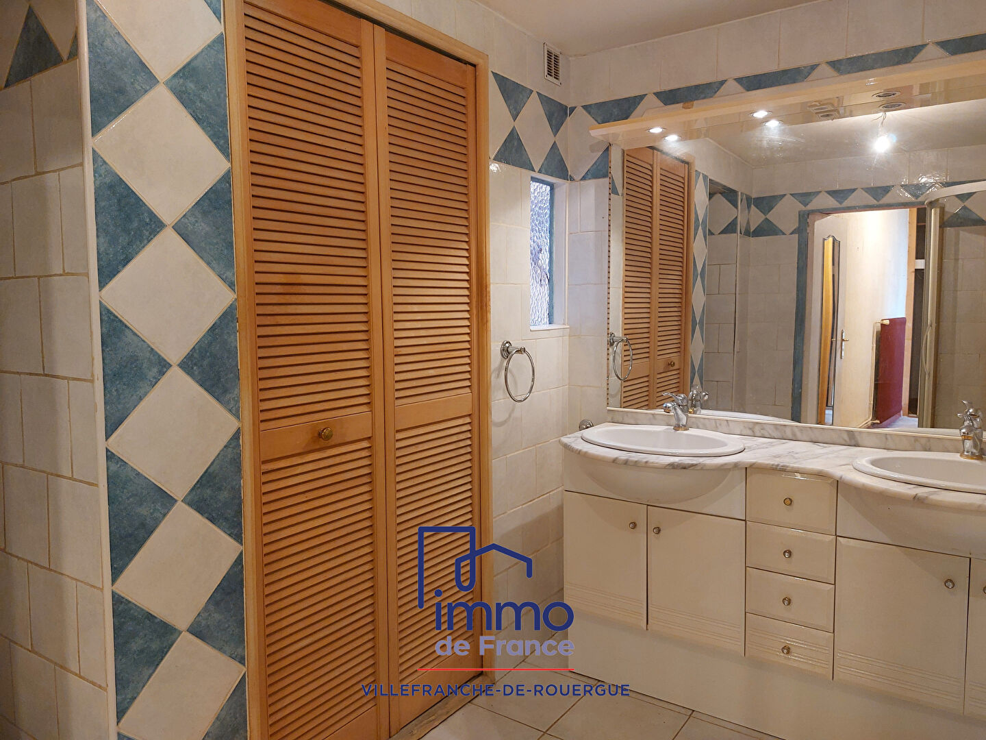 Photo IMMEUBLE DE RAPPORT  à renover image 4/6