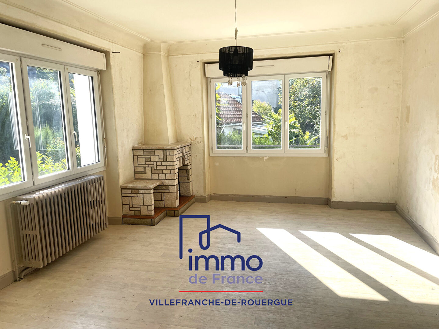 Photo Immeuble - 3 appartements + 2 garages + terrain image 3/6