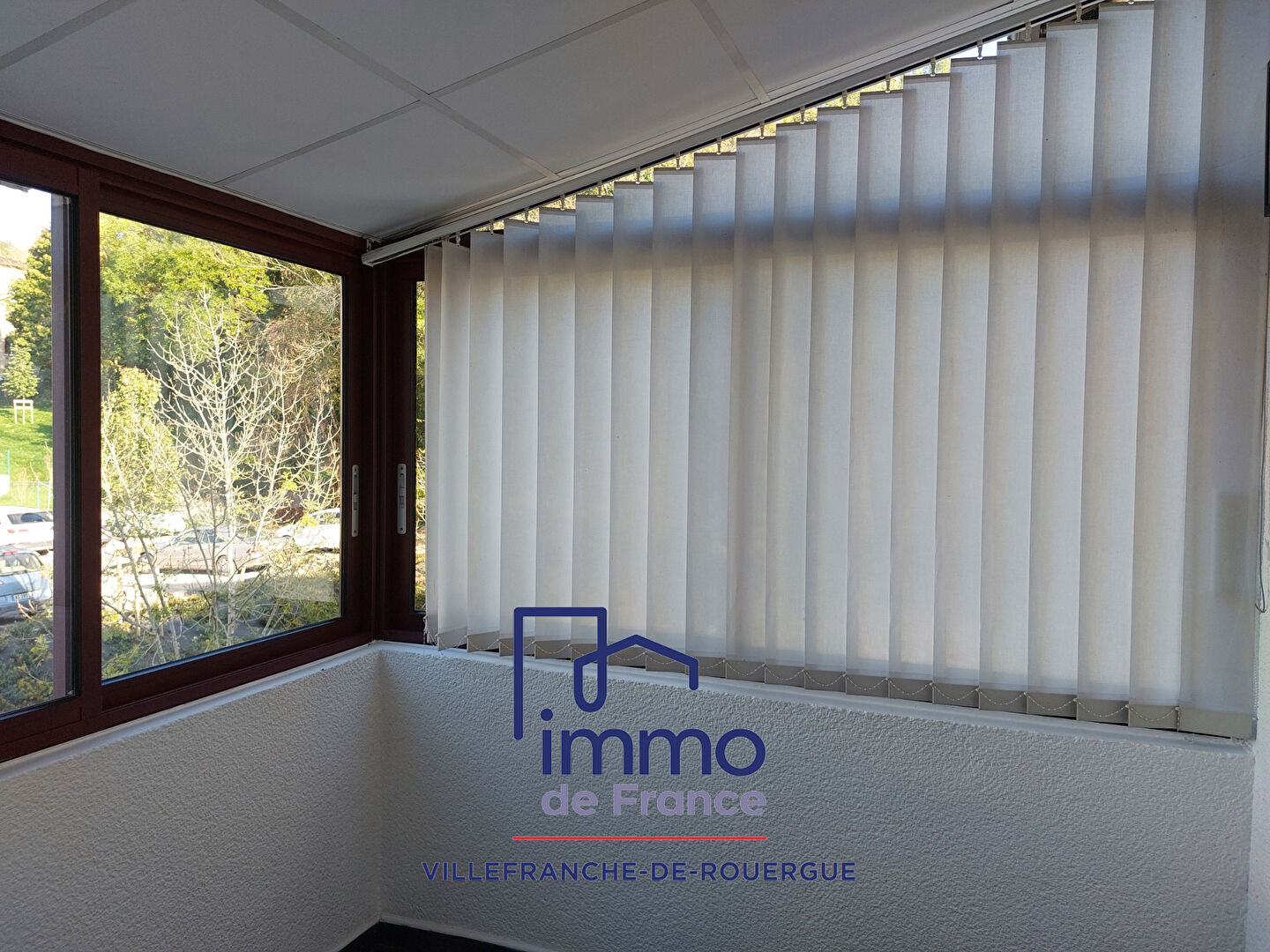 Photo T2 rénové 49m² + parking + garage+ cave. image 3/6