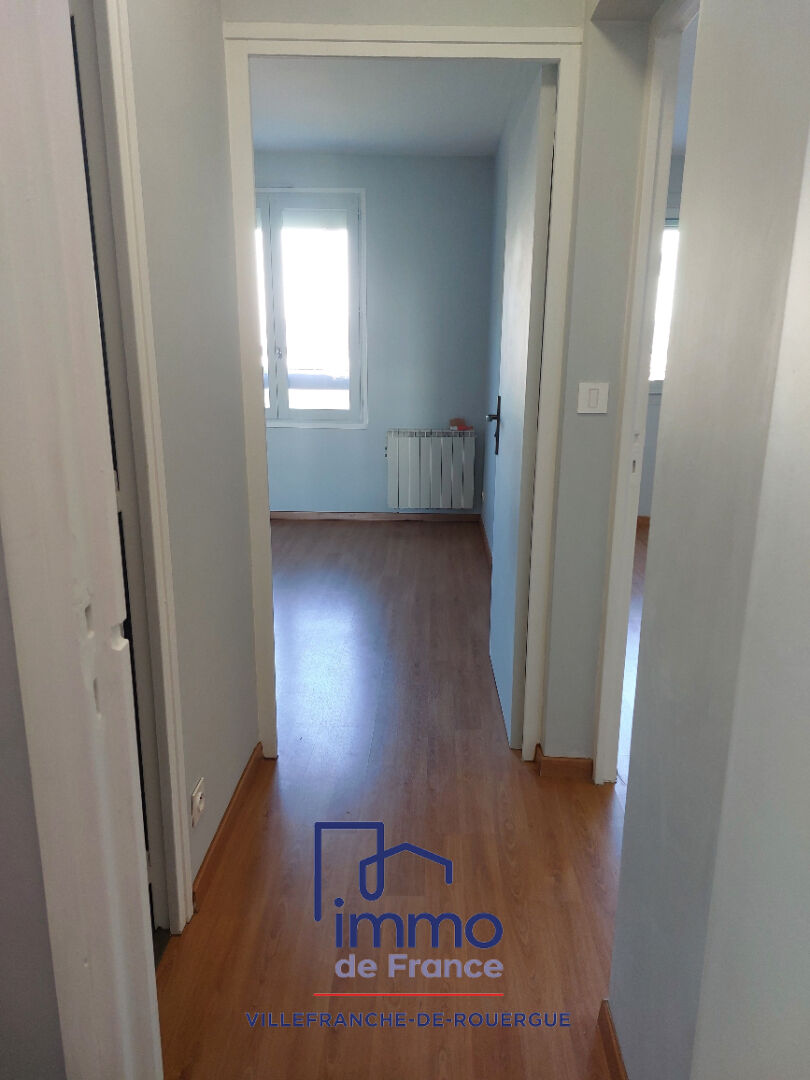 Photo T2 rénové 49m² + parking + garage+ cave. image 5/6