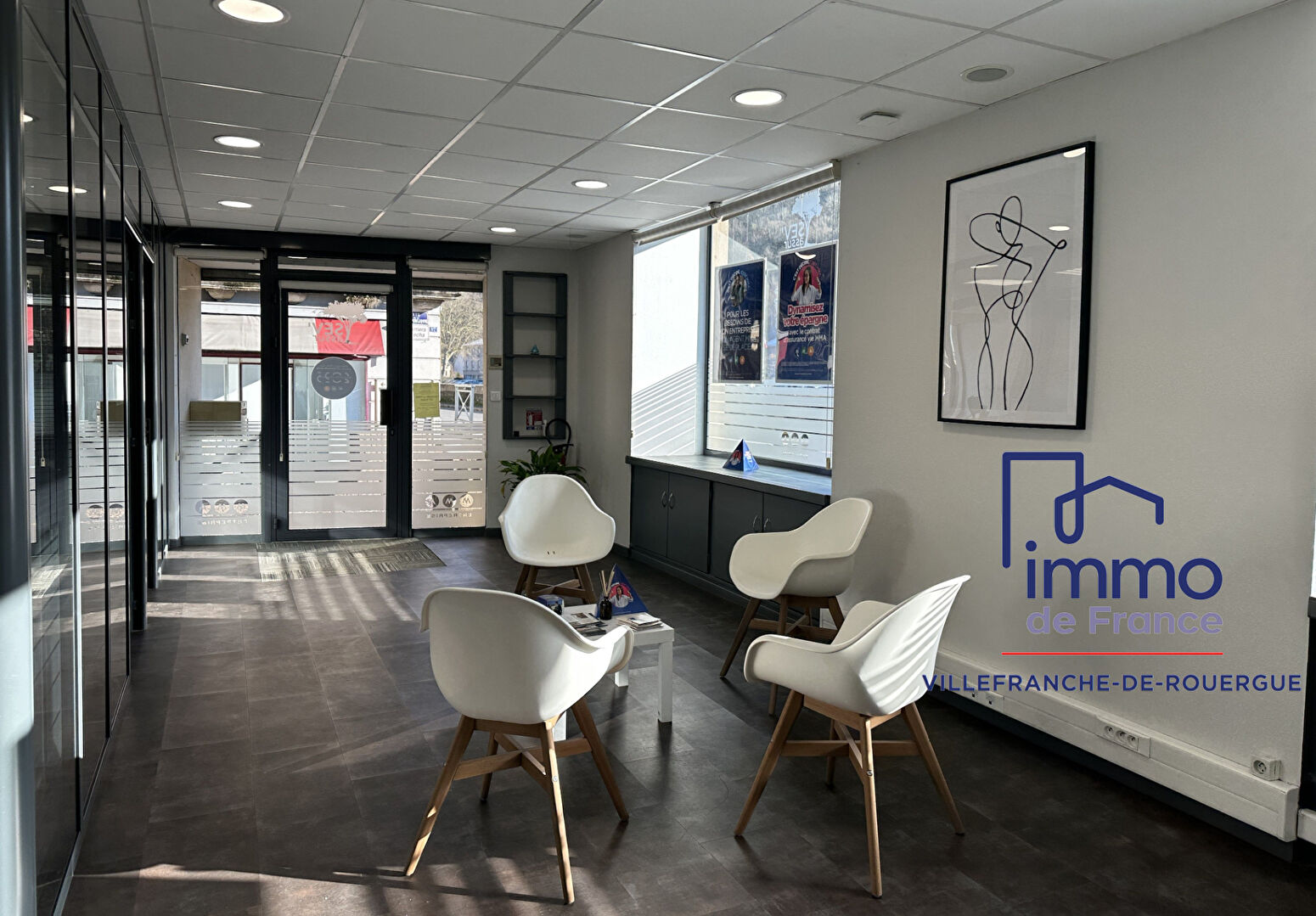 Photo Immeuble de rapport de 520 m², 3 locaux professionnels + 4 appartements image 3/6