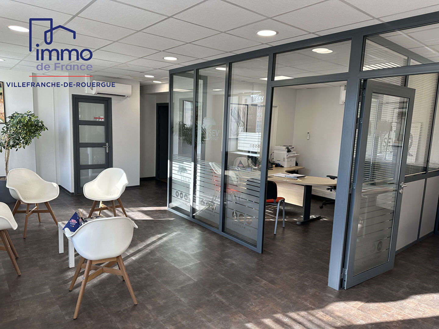 Photo Immeuble de rapport de 520 m², 3 locaux professionnels + 4 appartements image 4/6