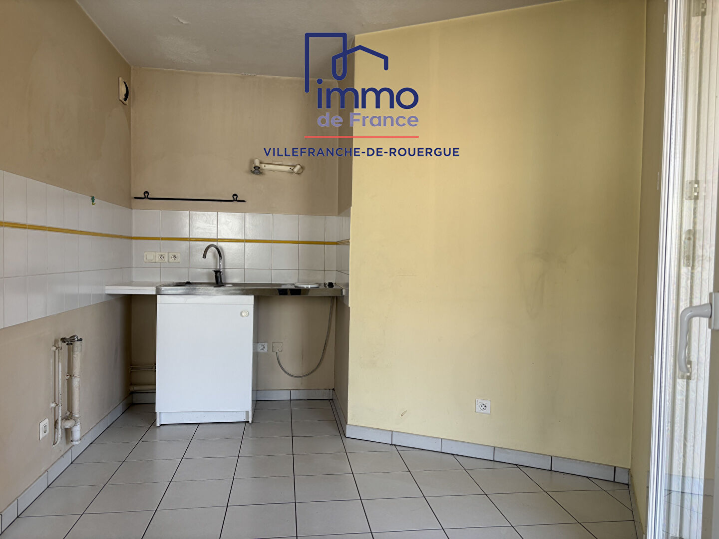 Photo Appartement 2 pièces 35 m2  avec balcon, cave et parking image 2/5