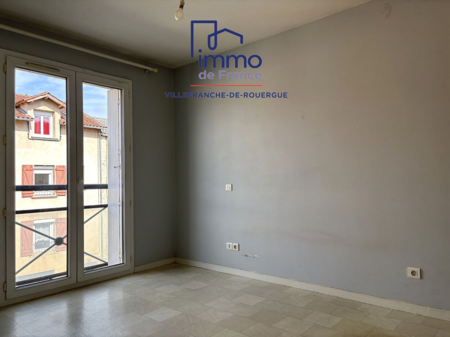 Photo Appartement 2 pièces 35 m2  avec balcon, cave et parking image 3/5