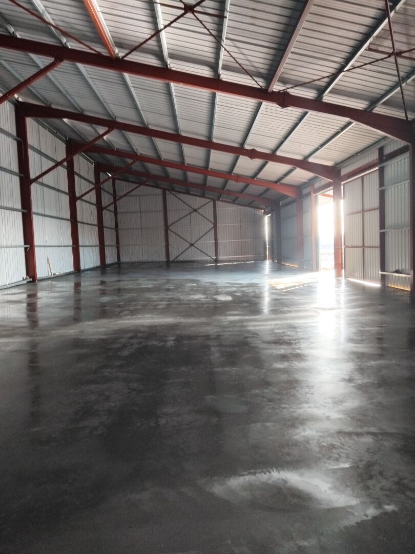 Photo Local neuf, logistique facilitée, emplacement stratégique ! image 1/3