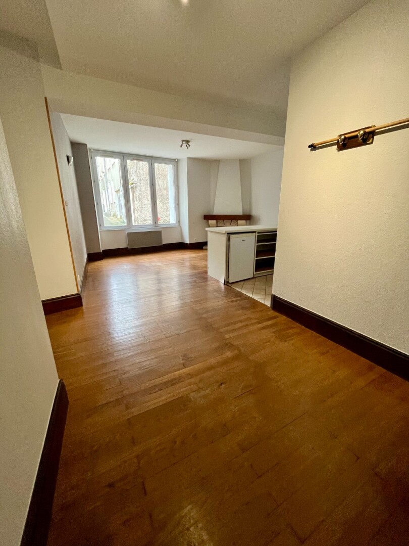 À louer - Studio  lumineux et fonctionnel à Vihiers