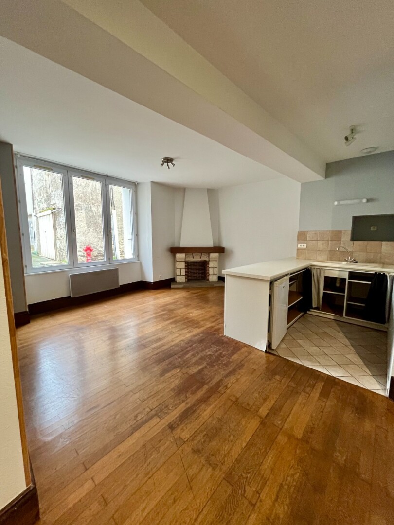 Photo À louer - Studio  lumineux et fonctionnel à Vihiers image 3/5