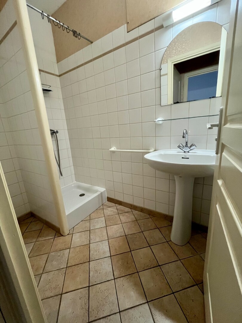 Photo À louer - Studio  lumineux et fonctionnel à Vihiers image 4/5