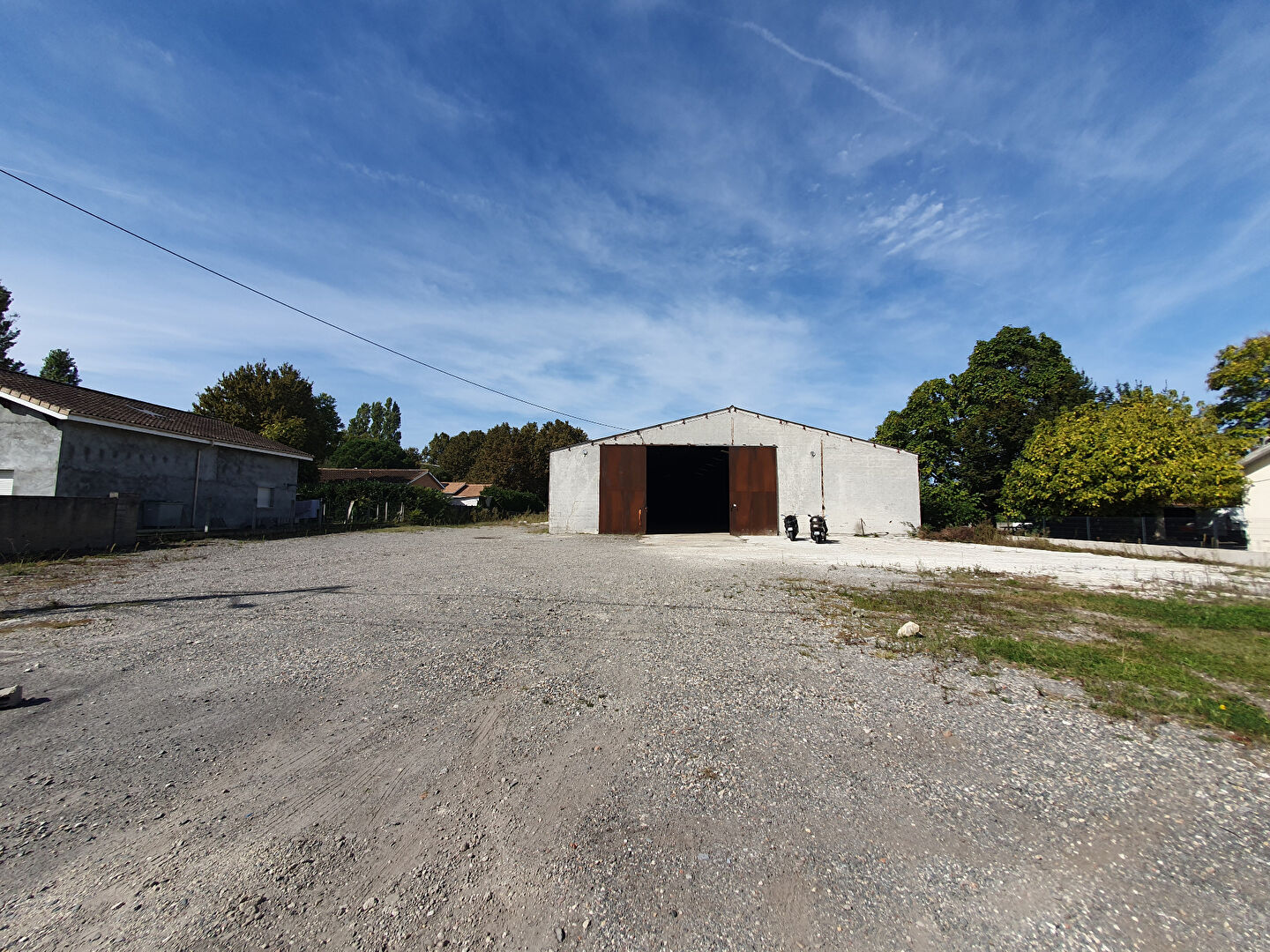Entrepôt à Vendre AMBARES-ET-LAGRAVE