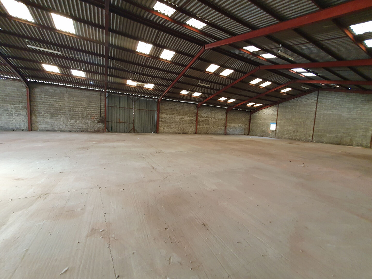 Photo Entrepôt à Vendre AMBARES-ET-LAGRAVE image 6/6