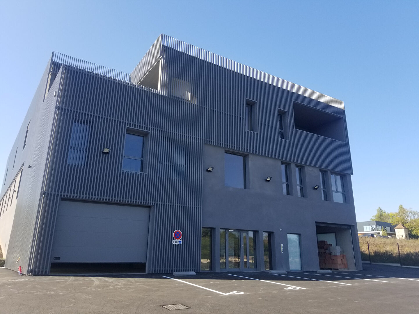 Entrepôt à louer Montussan