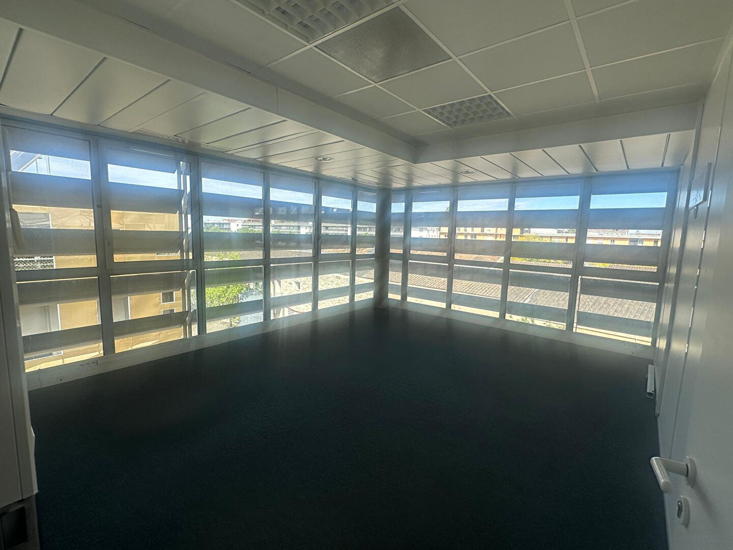 Photo Plateau de bureau à louer Bordeaux image 3/5