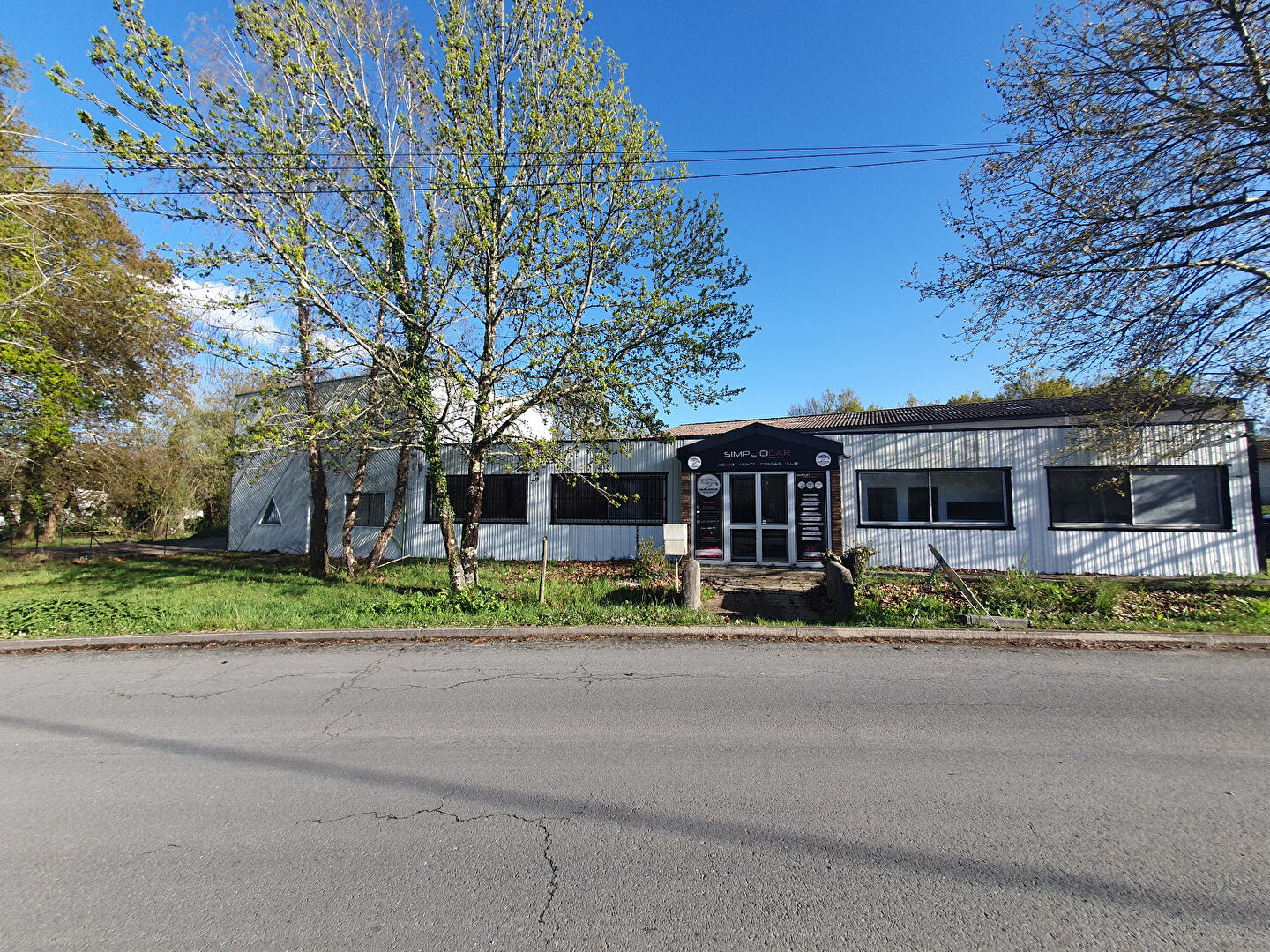 Local commercial à louer BEYCHAC et CAILLEAU
