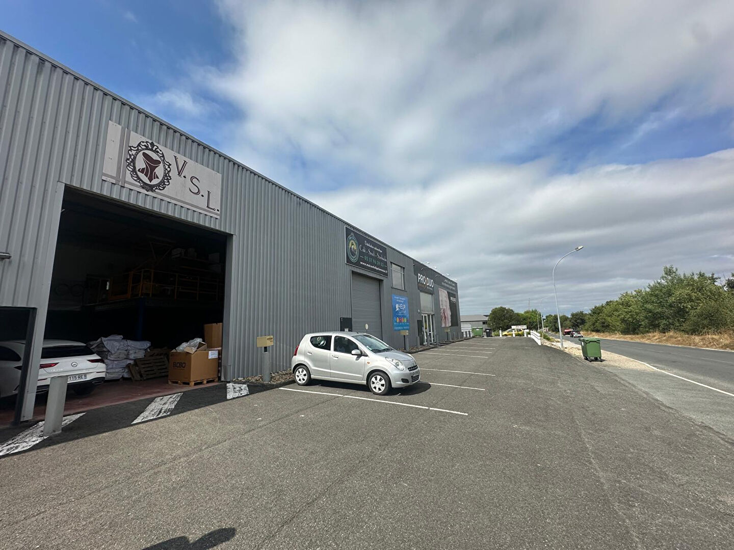 Photo Entrepôt à louer YVRAC image 5/6