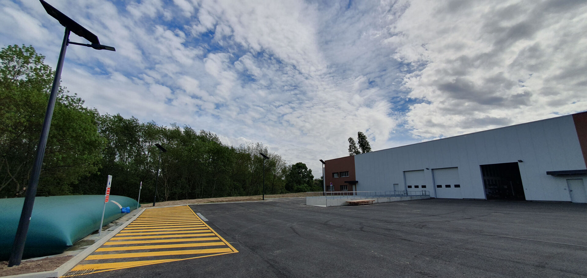 Photo Entrepôt à louer CARBON BLANC image 2/2